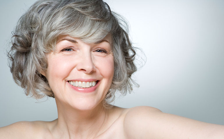 Durante la menopausia se debe extremar el cuidado de la salud bucodental