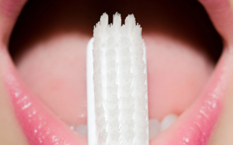 Limpieza de la lengua, clave para mantener la higiene bucal